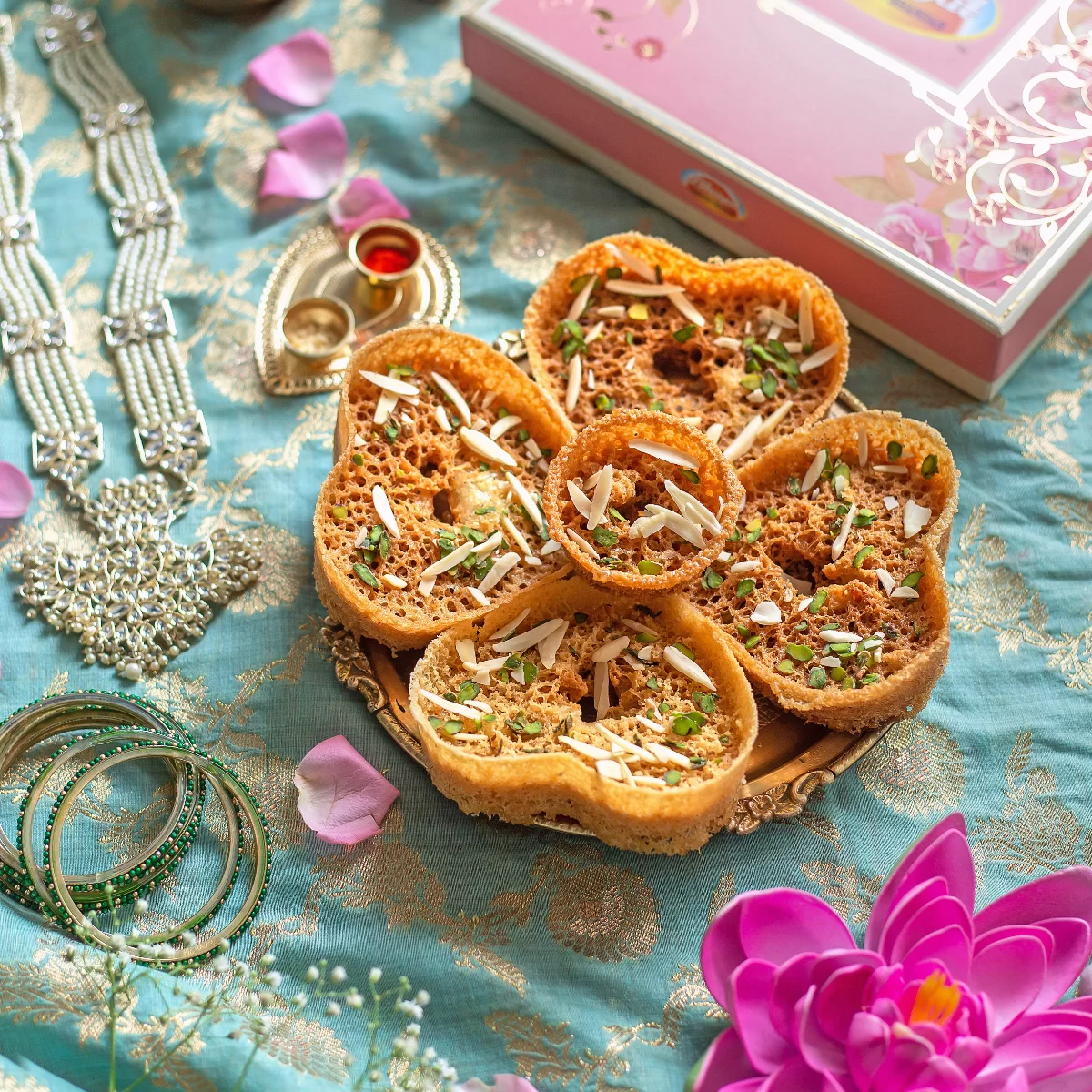 Heart Ghewar Delight-meetha