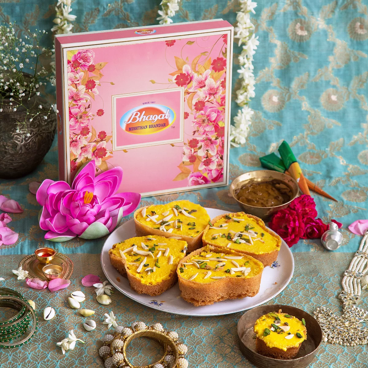 Heart Ghewar Delight-rabri